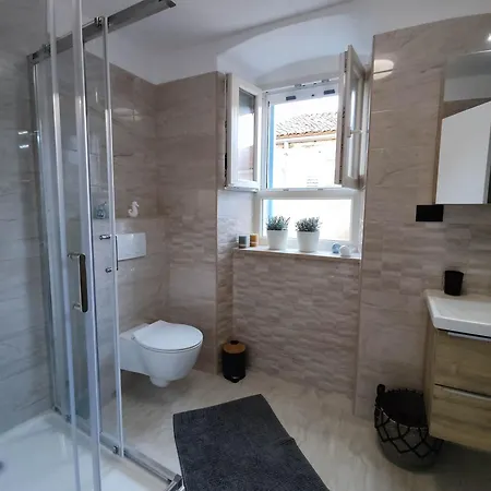 Casa Del Capitano Casa de Férias Omišalj