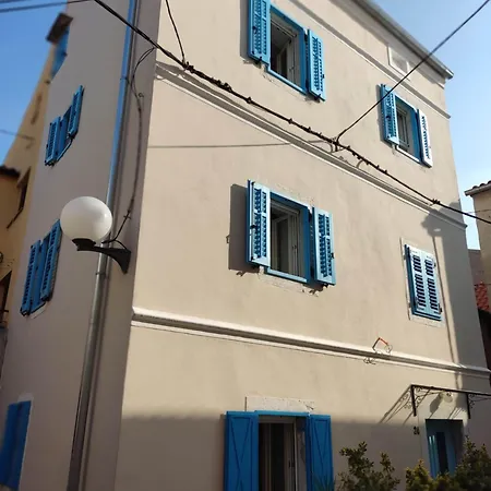 Casa Del Capitano Casa de Férias Omišalj